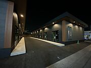夜間外観