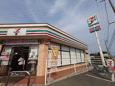 セブンイレブン明石魚住清水店 130m