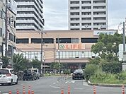 ライフ　香里園店まで100メートル