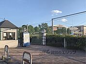同志社香里中学校まで2000メートル