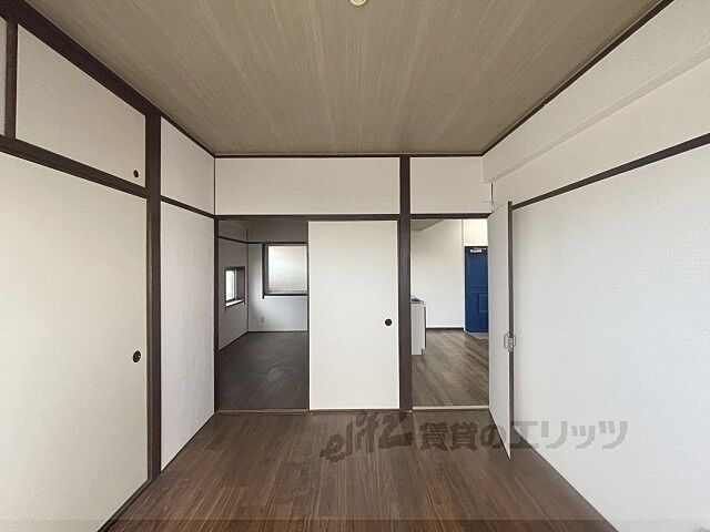 寝室