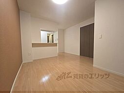 ロイヤルヒルズII 1階1LDKのリビング/ダイニング