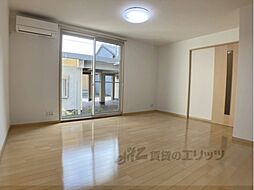 ヴィルコートII 1階1LDKのリビング/ダイニング