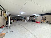 雨風から大切な愛車を守る大型ビルトインガレージです。