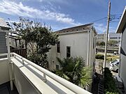 周りは第一種低層住居専用地域のため、高い建物はありません☆
