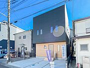 太陽に愛された邸は、陽当り・通風に優れた魅力的で快適さを追求した新築戸建でした。ここに住むからこそ意味がある。そんな特別感に浸りながら、毎日をお過ごしして欲しいです。