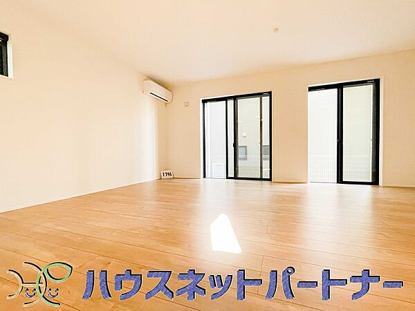 リビング/ダイニングを拡大表示
