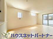 明るく開放的なダイニング。家族とのコミュニケーションが取りやすく、みんなの笑顔が溢れます