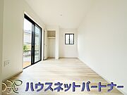 うららかな陽射しがどのお部屋にも降り注ぎますように、快適さを追求した間取設計。得難い立地環境での生活を恵みの豊かな永住の地へと変えてくれます。