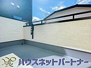 朝の澄んだ空気や、夕方に吹く清々しい風を五感で感じられるバルコニー。住まいの中で屋外にあって、本当の自然を感じられるスペースです。