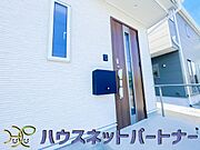 玄関の扉を開けるとそこは家族の待つお家。笑い声が聞こえてきそう。