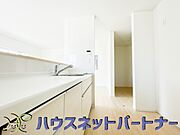 家族の様子を見ながらキッチンでお料理。一日の出来事を会話しながらの家事は嬉しいコミュニケーション。
