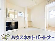 十分な大きさの洗面台は、身だしなみチェックや歯磨きなど、朝の慌ただしい時間でもホテルライクなスペースで余裕とゆとりを感じて頂けます。
