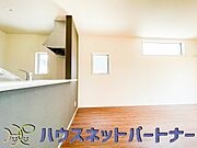 カウンターがあると配膳が楽なことがメリットの一つ。後片付けをするときも、ダイニングテーブルからあまり動かずに流し台へ運ぶことができるので便利です♪