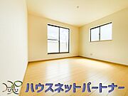 柔らかな光り差し込む家族に優しい洋室は子供部屋にぴったり。