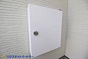 好きな時間にいつでも荷物を受取れるため、到着時間を気にして自宅で待機したり、再配達の連絡をする手間がかかりません。共働きなど不在が多い方、ネット通販の利用が多い方に大変便利。