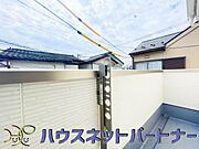 南バルコニーから差し込む陽光・通風は、住環境・快適性と共に有り続ける貴重な「財産」です。この新築戸建に住まう事で手に入れるものは、きっと日常にとっても貴重な存在となるはずです。