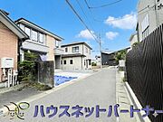 前面道路の日当たりの良い明るいお家。