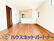 陽だまりのある光彩豊かなリビングは、何よりも快適で心休まる時間を過ごせます。