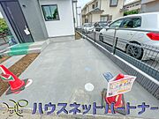 一戸建ての醍醐味は、何といっても庭があること。花や野菜を育てたり、子供と遊んだり、お客様を迎えたり…。大切なペットと過ごす心地良いスペースにもなりますね。