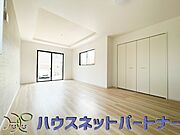 明るく開放的なダイニング。家族とのコミュニケーションが取りやすく、みんなの笑顔が溢れます