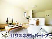 通風・採光に優れ、心地よい光と風が溢れています。 贅沢で豊かな居住性と、プライドを満たすクオリティが見事に調和した住空間。新築ならではの快適なひとときをご体感頂ける筈です。