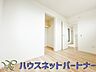 子供部屋：明るい窓のあるお部屋は子供部屋にぴったり。可愛い家具で素敵なお部屋に。