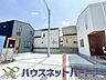 玄関：玄関の扉を開けるとそこは家族の待つお家。笑い声が聞こえてきそう。