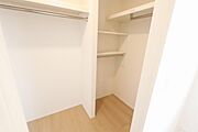 ウォークスルークロゼットで収納充実