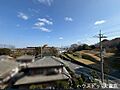 青空と街並みを...