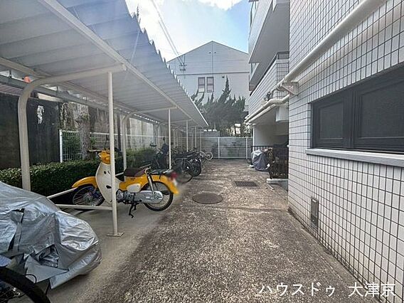 屋根付きで雨の...