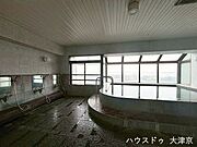 最上階からの絶景を独占できる展望浴室で、贅沢な癒し時間を満喫できます。