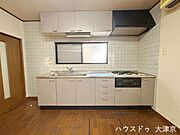 収納豊富なキッチンで料理が楽しくなる使いやすい空間です。