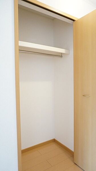 apartment 群馬県伊勢崎市連取町1510-1　T＆M　DE号