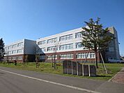 【周辺環境　小学校】上江別小学校まで徒歩約5分です。（約400ｍ）