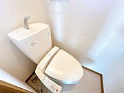 【クリーニング済＆即入居可】1階トイレ。前所有者様がきれいにお使いです。