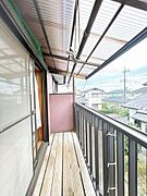 【内外装フルリフォーム中5/10更新】床面の塗装を行います。