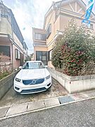 【内外装フルリフォーム中5/15更新】駐車一台可能です。大きい車も駐車可能です。