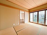 「LDK」別角度の写真です。洋室とつながっています。