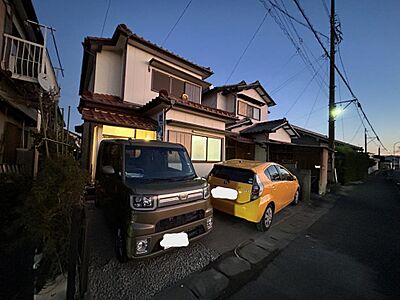 外観：【住宅ローン減税対象】価格には消費税、リフォーム費用を含みます。内覧希望の方はお電話ください。