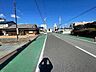 外観：前面道路含む現地写真