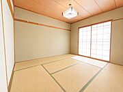 ◇全居室収納付き◇続き和室で空間を広く使えます◇押入◇和室約6.0帖※AI加工画像につき、一部現況と異なります。