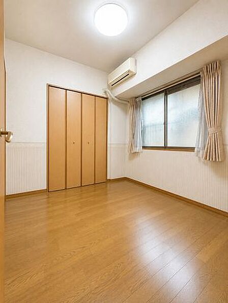 ◆北側約4.7帖のお部屋◆クローゼット付き※AI加工画像につき、一部現況と異なります。