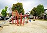 周辺：弥生公園 徒歩5分。 400m