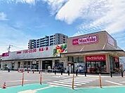 マックスバリュ小牧駅西店 徒歩1分。 80m