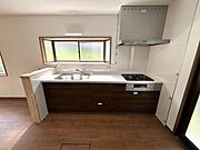 【リフォーム済】キッチンは永大産業製の新品に交換しました。ガスは個別プロパンになります。