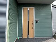 【リフォーム中】玄関は鍵の交換を行います。