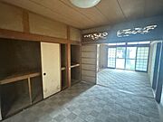 【リフォーム中】リビングは約15帖に拡張します。床はフロア上張り、壁天井は石膏ボード施工からクロス仕上げになります。耐震補強工事を合わせて行います。