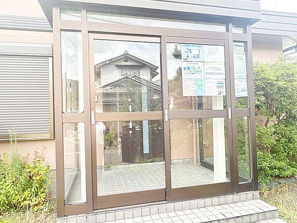 玄関を拡大表示
