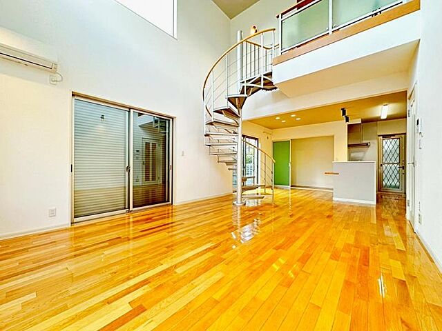 リビング/ダイニング 八王子市元八王子町2丁目